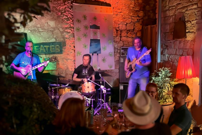 Shuffle Truffle – Live en Kamene Priče