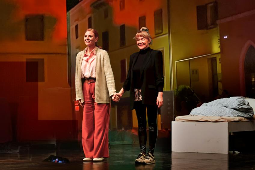 Tere und Luce, Theaterstück